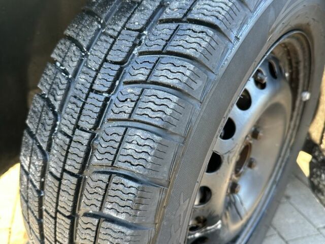 Зелений Форд Сі-Макс, об'ємом двигуна 1.6 л та пробігом 300 тис. км за 2200 $, фото 8 на Automoto.ua