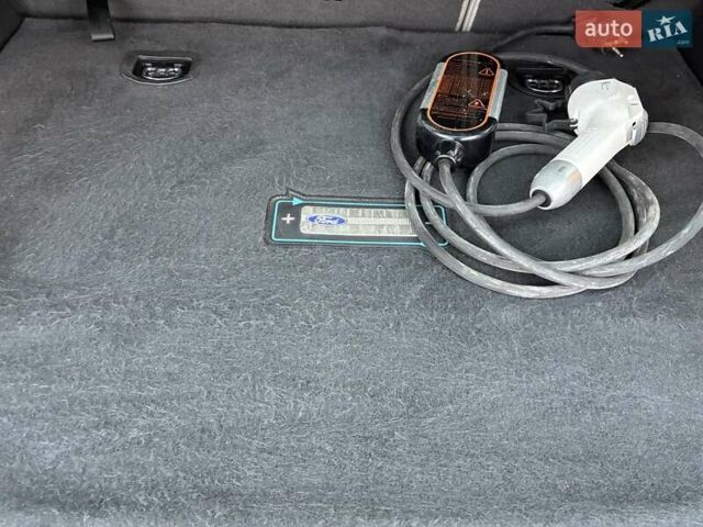 Зеленый Форд Си-Макс, объемом двигателя 2 л и пробегом 251 тыс. км за 10700 $, фото 10 на Automoto.ua