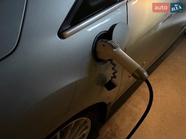 Зеленый Форд Си-Макс, объемом двигателя 2 л и пробегом 251 тыс. км за 10700 $, фото 28 на Automoto.ua