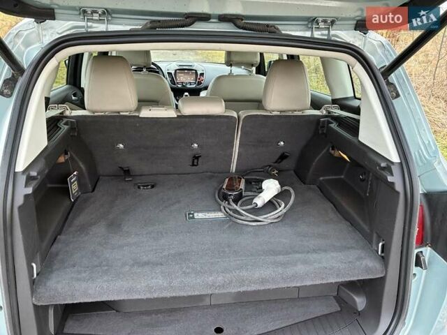 Зеленый Форд Си-Макс, объемом двигателя 2 л и пробегом 251 тыс. км за 10700 $, фото 2 на Automoto.ua