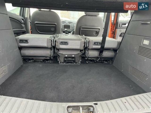 Помаранчевий Форд Сі-Макс, об'ємом двигуна 1.8 л та пробігом 186 тис. км за 3999 $, фото 15 на Automoto.ua