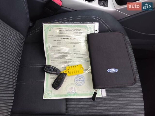 Оранжевый Форд Си-Макс, объемом двигателя 1.6 л и пробегом 232 тыс. км за 7850 $, фото 93 на Automoto.ua