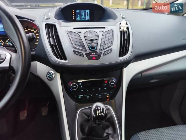 Оранжевый Форд Си-Макс, объемом двигателя 1.6 л и пробегом 232 тыс. км за 7850 $, фото 42 на Automoto.ua