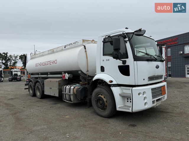 Белый Форд Карго, объемом двигателя 8.97 л и пробегом 549 тыс. км за 49999 $, фото 12 на Automoto.ua