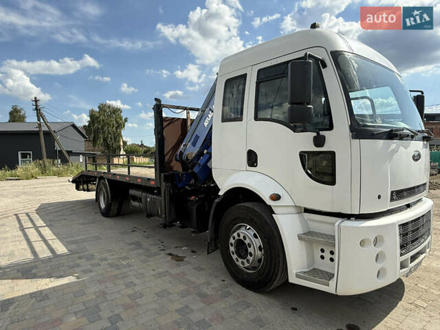 Белый Форд Карго, объемом двигателя 7.32 л и пробегом 470 тыс. км за 32500 $, фото 3 на Automoto.ua
