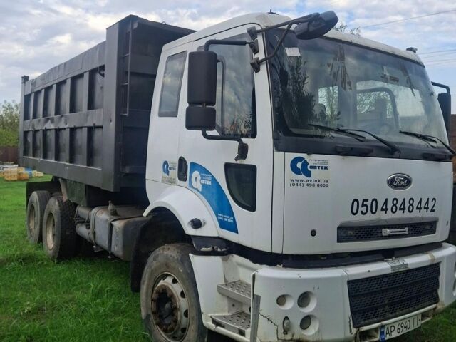 Белый Форд Карго, объемом двигателя 7.3 л и пробегом 100 тыс. км за 17000 $, фото 1 на Automoto.ua