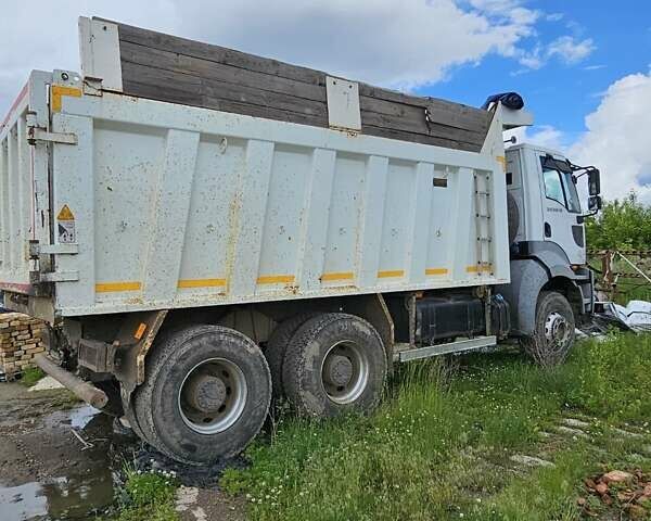 Белый Форд Карго, объемом двигателя 0 л и пробегом 149 тыс. км за 70000 $, фото 1 на Automoto.ua
