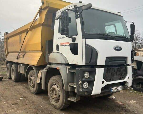 Білий Форд Карго, об'ємом двигуна 12.9 л та пробігом 180 тис. км за 65000 $, фото 3 на Automoto.ua