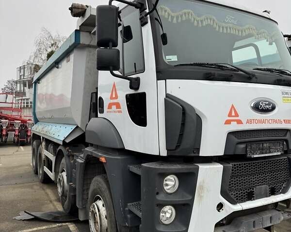 Білий Форд Карго, об'ємом двигуна 12 л та пробігом 165 тис. км за 99189 $, фото 1 на Automoto.ua