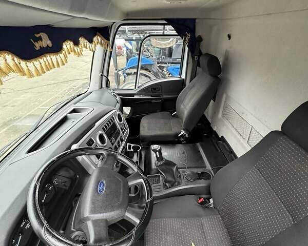 Білий Форд Карго, об'ємом двигуна 12 л та пробігом 165 тис. км за 99189 $, фото 5 на Automoto.ua