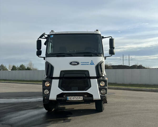 Білий Форд Карго, об'ємом двигуна 12.74 л та пробігом 132 тис. км за 65000 $, фото 14 на Automoto.ua