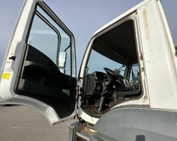 Білий Форд Карго, об'ємом двигуна 12.74 л та пробігом 132 тис. км за 65000 $, фото 15 на Automoto.ua