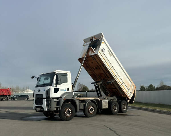 Білий Форд Карго, об'ємом двигуна 12.74 л та пробігом 132 тис. км за 65000 $, фото 3 на Automoto.ua