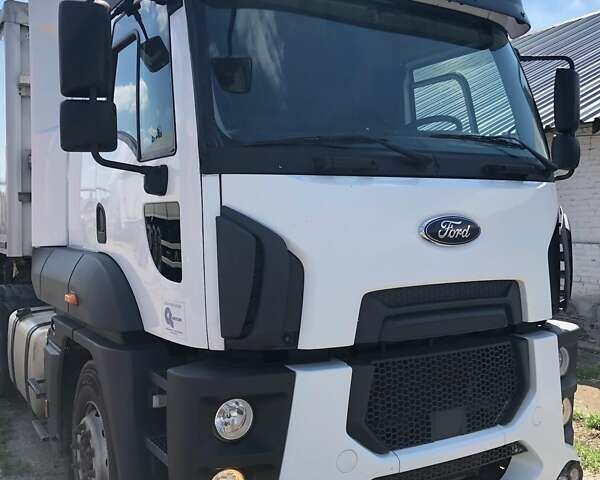 Білий Форд Карго, об'ємом двигуна 12.74 л та пробігом 202 тис. км за 18000 $, фото 4 на Automoto.ua