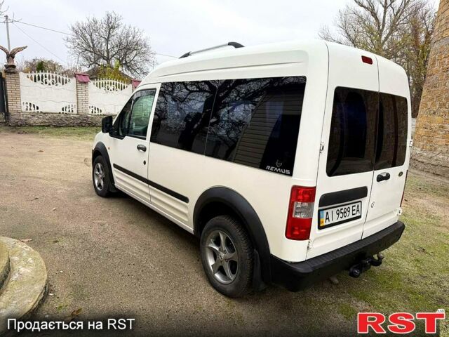 Белый Форд Коннект, объемом двигателя 1.8 л и пробегом 230 тыс. км за 4000 $, фото 5 на Automoto.ua