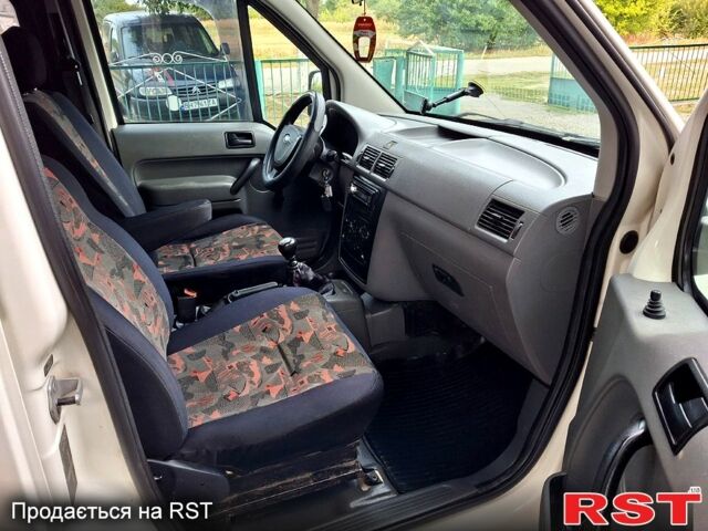 Белый Форд Коннект, объемом двигателя 1.8 л и пробегом 400 тыс. км за 3750 $, фото 3 на Automoto.ua