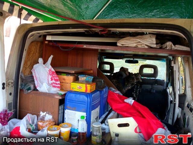 Білий Форд Коннект, об'ємом двигуна 1.8 л та пробігом 290 тис. км за 3700 $, фото 11 на Automoto.ua
