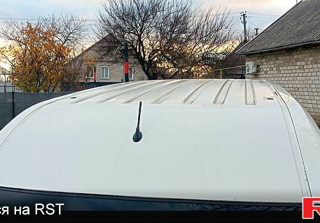 Білий Форд Коннект, об'ємом двигуна 1.8 л та пробігом 313 тис. км за 4500 $, фото 10 на Automoto.ua