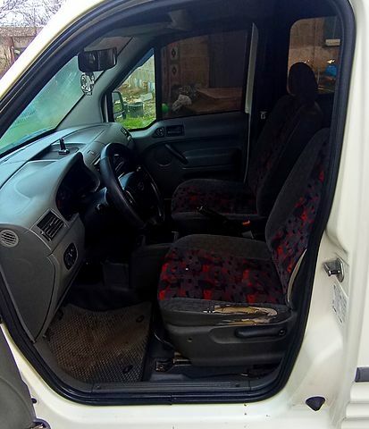 Білий Форд Коннект, об'ємом двигуна 1.8 л та пробігом 313 тис. км за 4500 $, фото 8 на Automoto.ua