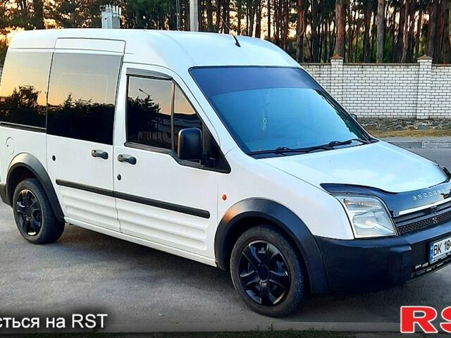 Белый Форд Коннект, объемом двигателя 1.8 л и пробегом 327 тыс. км за 4150 $, фото 1 на Automoto.ua