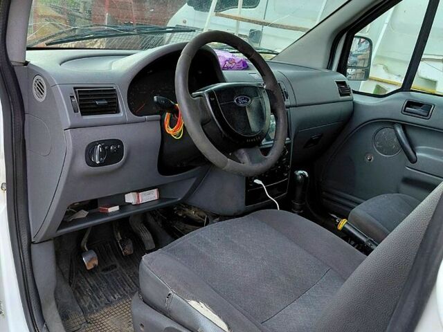 Форд Коннект 2004 в Черноморске (Ильичевске) на Automoto.ua Белый Форд Коннект, объемом двигателя 1.8 л и пробегом 0 тыс. км за 2900 $, фото 1 на Automoto.ua