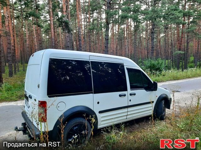 Белый Форд Коннект, объемом двигателя 1.8 л и пробегом 327 тыс. км за 4150 $, фото 5 на Automoto.ua