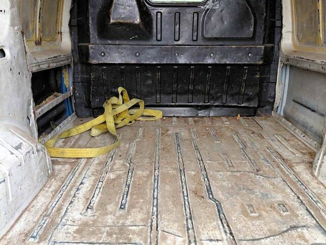 Форд Коннект 2004 в Черноморске (Ильичевске) на Automoto.ua Белый Форд Коннект, объемом двигателя 1.8 л и пробегом 0 тыс. км за 2900 $, фото 6 на Automoto.ua