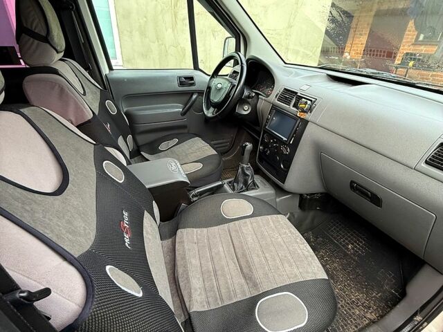 Белый Форд Коннект, объемом двигателя 1.8 л и пробегом 300 тыс. км за 5000 $, фото 8 на Automoto.ua