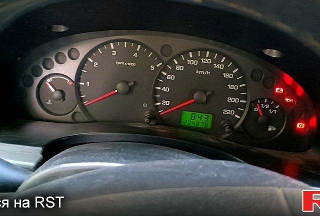 Белый Форд Коннект, объемом двигателя 1.8 л и пробегом 205 тыс. км за 4200 $, фото 5 на Automoto.ua