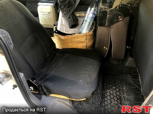 Белый Форд Коннект, объемом двигателя 1.8 л и пробегом 434 тыс. км за 2700 $, фото 6 на Automoto.ua