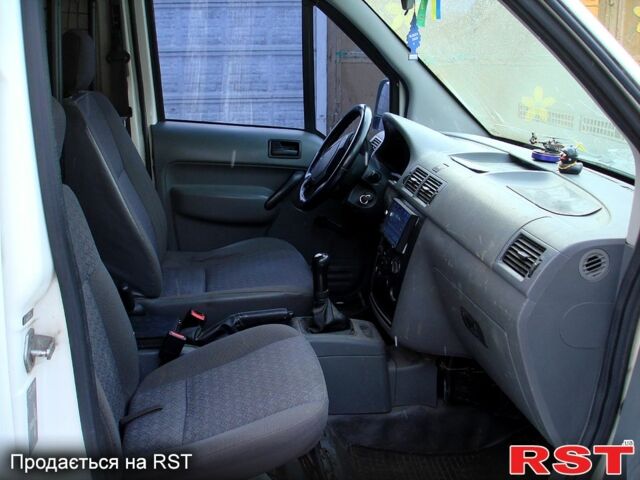 Белый Форд Коннект, объемом двигателя 1.8 л и пробегом 320 тыс. км за 3500 $, фото 7 на Automoto.ua