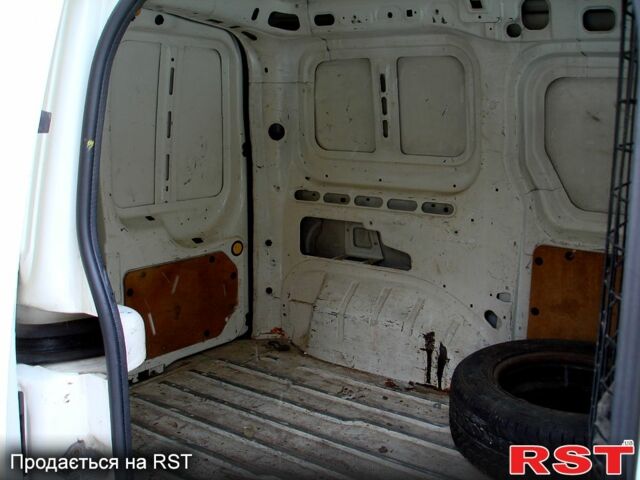 Белый Форд Коннект, объемом двигателя 1.8 л и пробегом 320 тыс. км за 3500 $, фото 8 на Automoto.ua