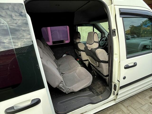 Белый Форд Коннект, объемом двигателя 1.8 л и пробегом 300 тыс. км за 5000 $, фото 7 на Automoto.ua