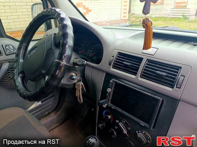 Белый Форд Коннект, объемом двигателя 1.8 л и пробегом 200 тыс. км за 4000 $, фото 2 на Automoto.ua