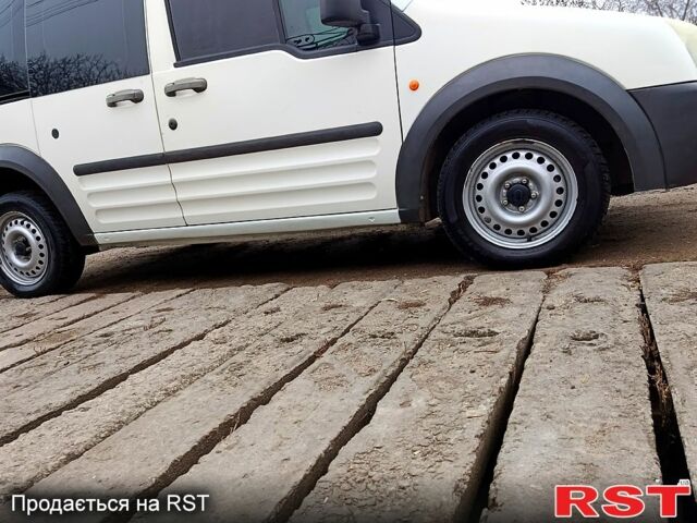 Білий Форд Коннект, об'ємом двигуна 1.8 л та пробігом 210 тис. км за 3800 $, фото 8 на Automoto.ua