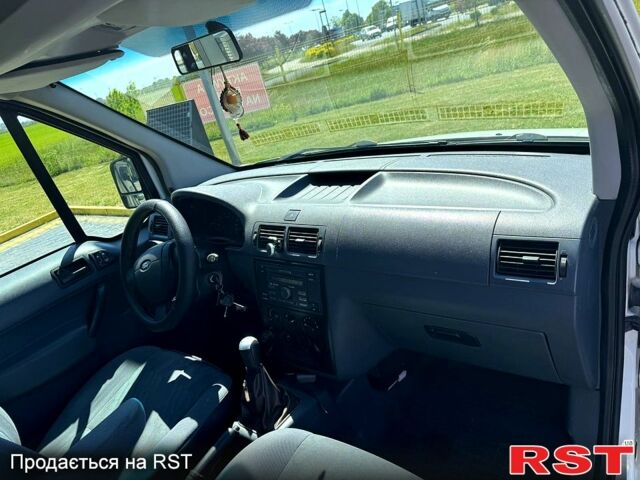 Білий Форд Коннект, об'ємом двигуна 1.8 л та пробігом 38500 тис. км за 5000 $, фото 7 на Automoto.ua