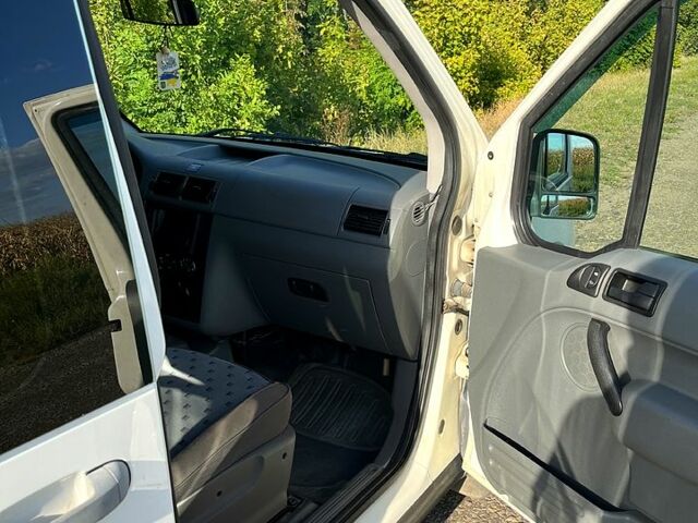 Білий Форд Коннект, об'ємом двигуна 1.8 л та пробігом 534 тис. км за 3800 $, фото 5 на Automoto.ua