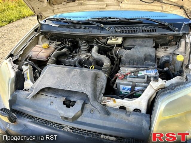 Білий Форд Коннект, об'ємом двигуна 1.8 л та пробігом 534 тис. км за 3800 $, фото 8 на Automoto.ua