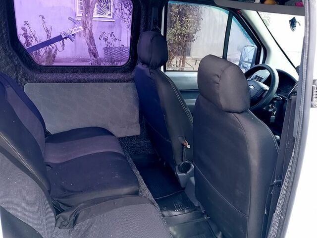 Білий Форд Коннект, об'ємом двигуна 1.8 л та пробігом 295 тис. км за 4100 $, фото 7 на Automoto.ua