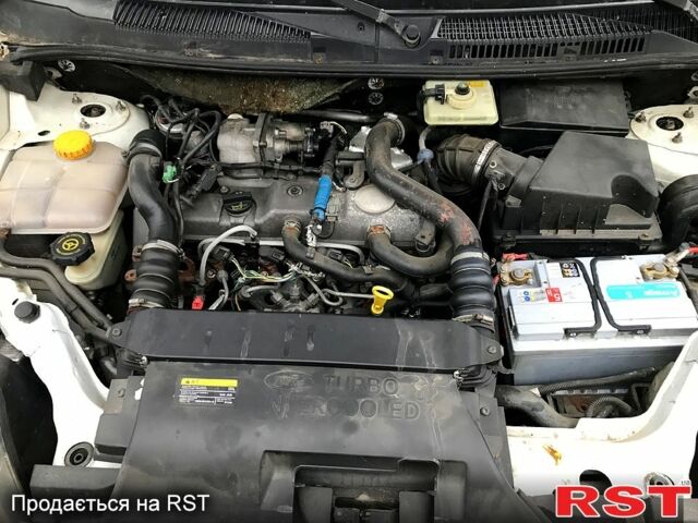 Белый Форд Коннект, объемом двигателя 1.8 л и пробегом 395 тыс. км за 3000 $, фото 5 на Automoto.ua