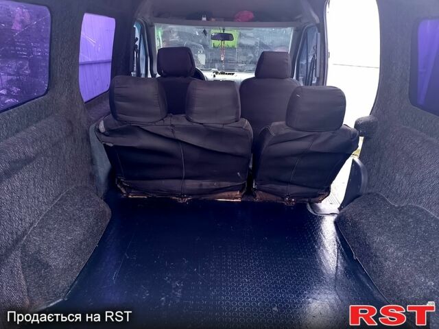 Білий Форд Коннект, об'ємом двигуна 1.8 л та пробігом 295 тис. км за 4100 $, фото 8 на Automoto.ua