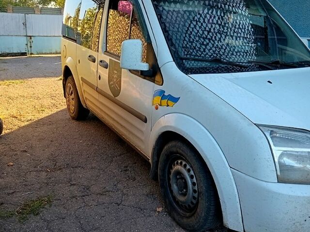 Белый Форд Коннект, объемом двигателя 1.8 л и пробегом 264 тыс. км за 3500 $, фото 1 на Automoto.ua