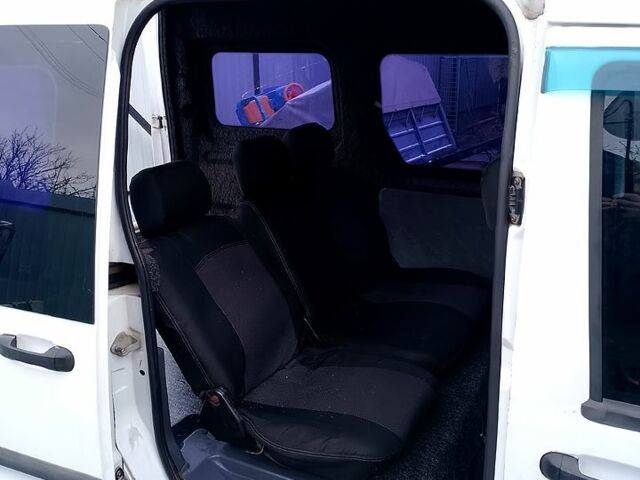 Білий Форд Коннект, об'ємом двигуна 1.8 л та пробігом 295 тис. км за 4100 $, фото 5 на Automoto.ua