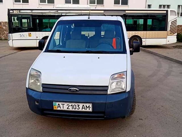 Белый Форд Коннект, объемом двигателя 1.8 л и пробегом 250 тыс. км за 4150 $, фото 2 на Automoto.ua