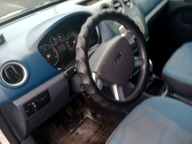 Белый Форд Коннект, объемом двигателя 1.8 л и пробегом 266 тыс. км за 6000 $, фото 2 на Automoto.ua