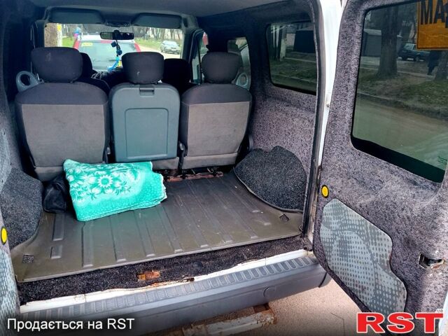 Белый Форд Коннект, объемом двигателя 1.8 л и пробегом 254 тыс. км за 6000 $, фото 3 на Automoto.ua