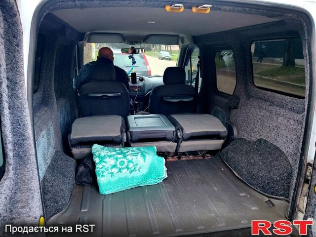 Белый Форд Коннект, объемом двигателя 1.8 л и пробегом 254 тыс. км за 6000 $, фото 2 на Automoto.ua