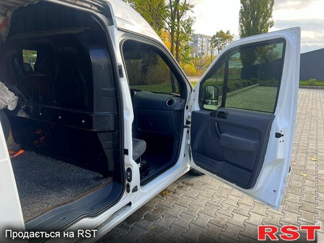 Белый Форд Коннект, объемом двигателя 1.8 л и пробегом 345 тыс. км за 6000 $, фото 5 на Automoto.ua