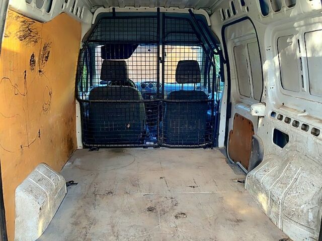 Белый Форд Коннект, объемом двигателя 1.8 л и пробегом 501 тыс. км за 5850 $, фото 5 на Automoto.ua