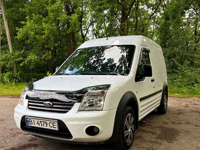Белый Форд Коннект, объемом двигателя 1.8 л и пробегом 260 тыс. км за 5900 $, фото 2 на Automoto.ua